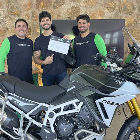 curso de pilotagem de motos Triumph TRX