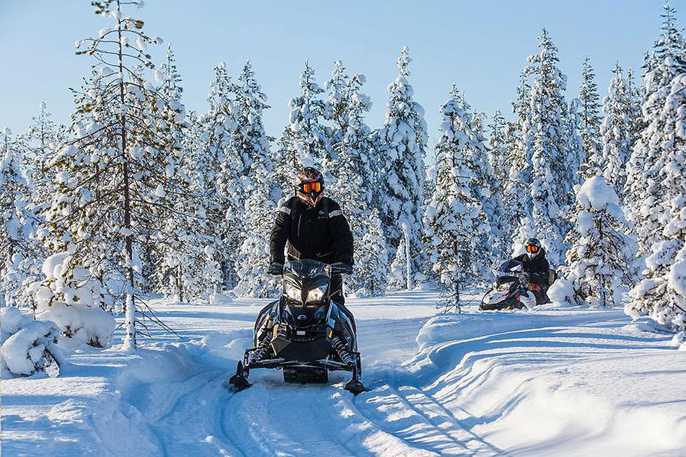 Europa - banner tour Safari Ártico Snowmobile Safari Ártico 2027 | 28/02 a 08/03 - Imagem 1