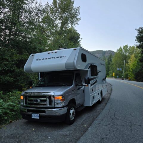 motorhome-canada-estrada-manha