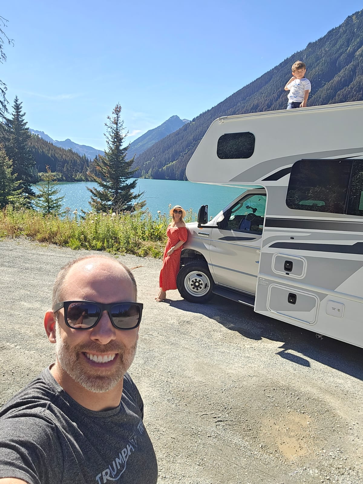 motorhome-canada-familia-lago Canadá Motorhome Experience 2027 | Rockies em RV | 11 a 20/09 - Imagem 9
