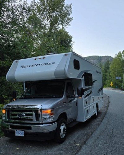 Viagens de motorhome, 4x4 e carros esportivos