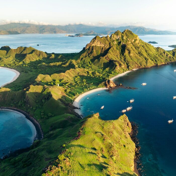 Ilha de Padar, no Parque Nacional de Komodo, com suas três baías